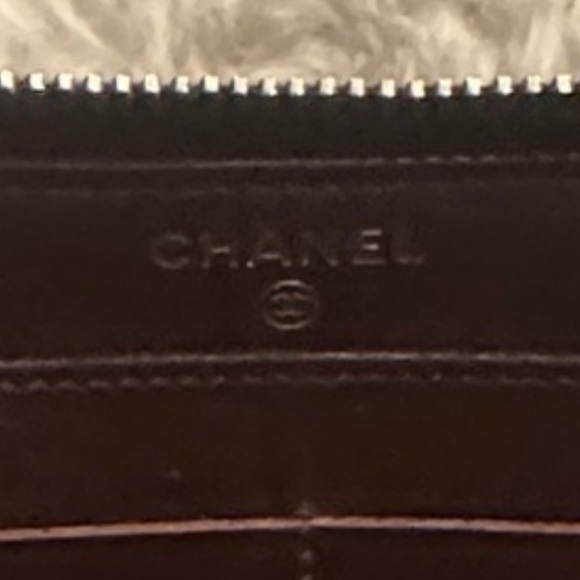 Chanel Black Quilted Leather Wallet - Picture 13 of 17